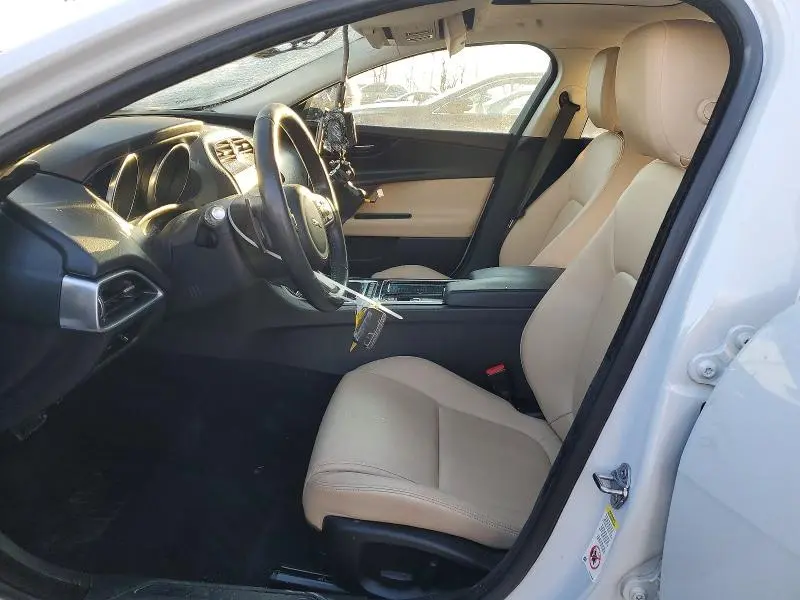 2018 JAGUAR XE PREMIUM  