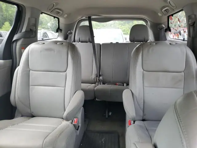 2016 TOYOTA SIENNA XLE  