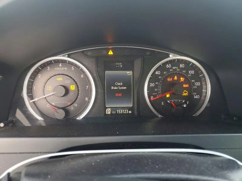 2016 TOYOTA CAMRY LE  