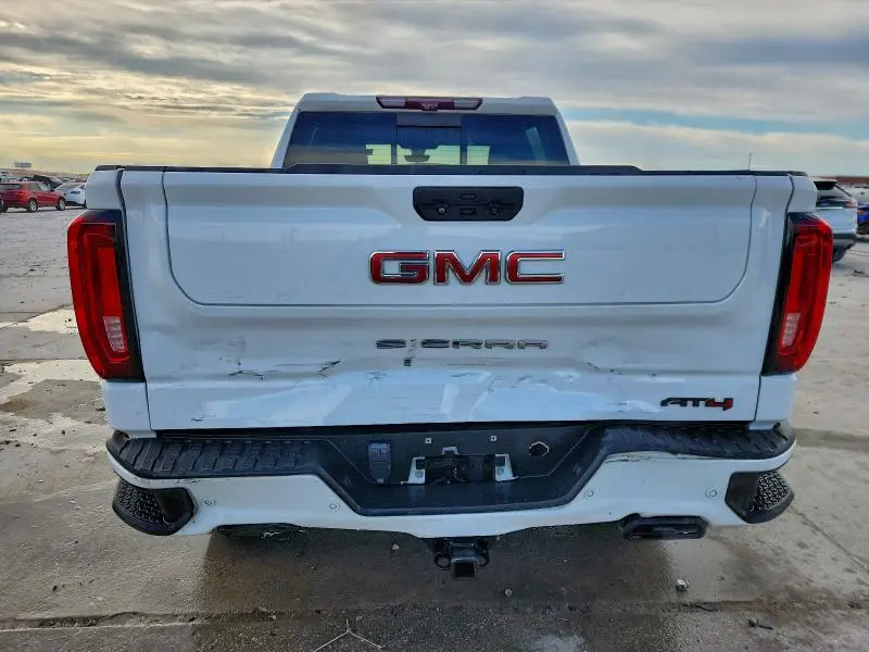2021 GMC SIERRA K1500 AT4  