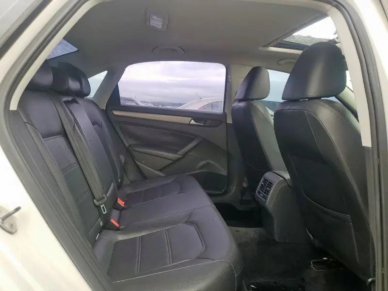 2014 VOLKSWAGEN PASSAT SE  