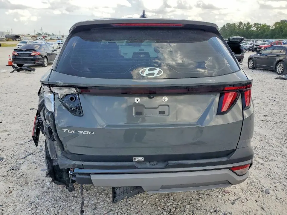 2025 HYUNDAI TUCSON SE  