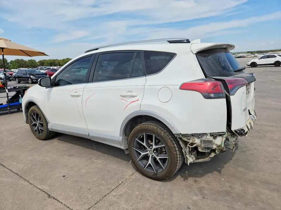 2016 TOYOTA RAV4 SE  