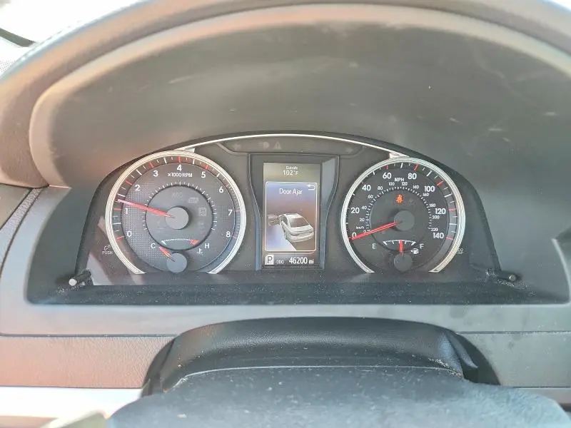 2015 TOYOTA CAMRY SE  
