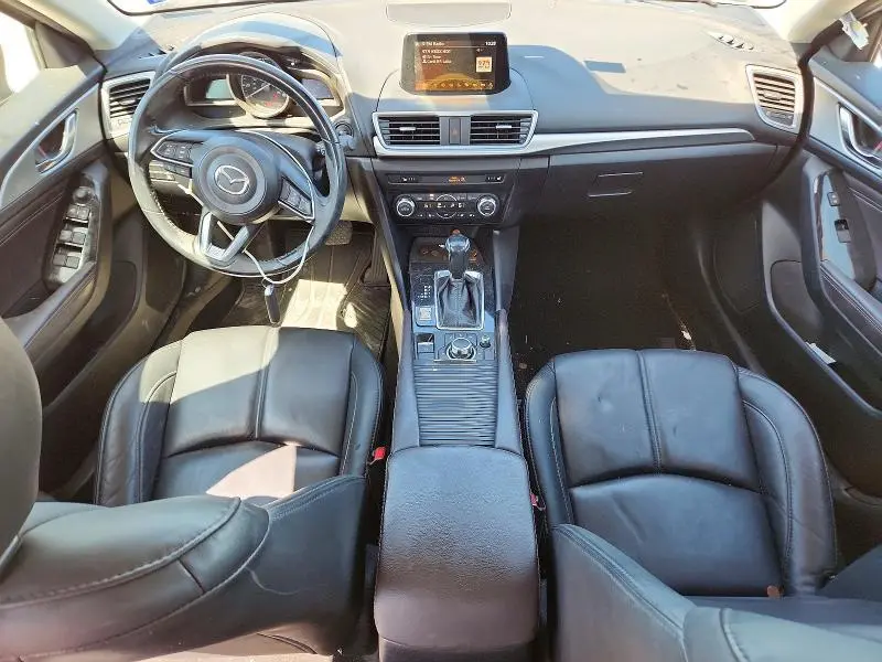 2018 MAZDA 3 TOURING  