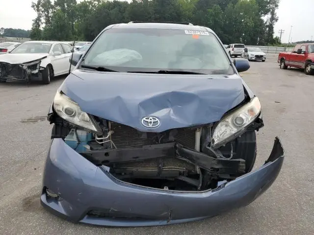 2013 TOYOTA SIENNA XLE  