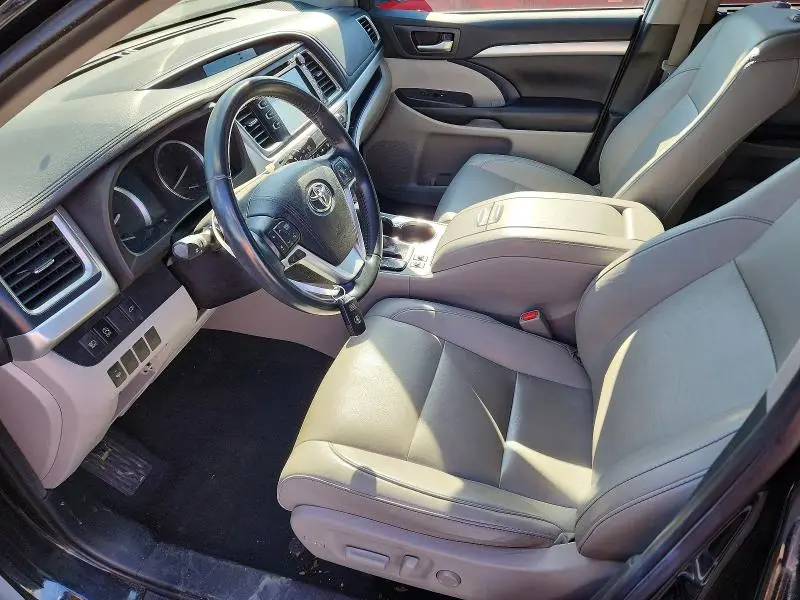 2019 TOYOTA HIGHLANDER XLE  