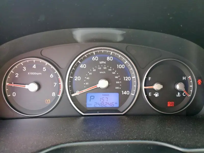 2010 HYUNDAI SANTA FE GLS  