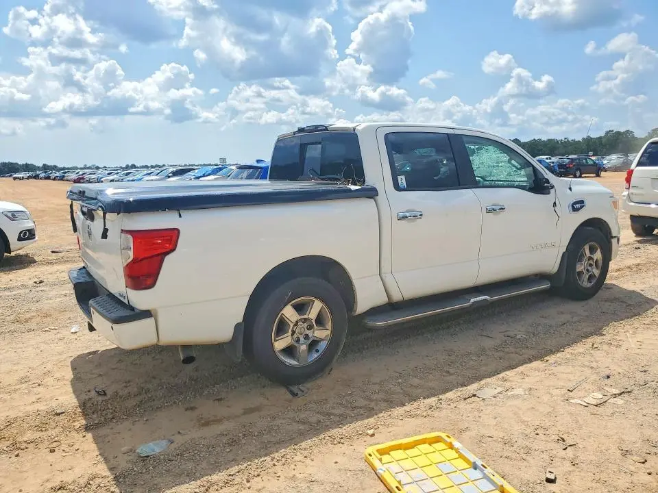 2017 NISSAN TITAN SV  