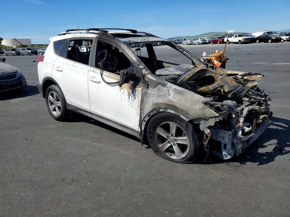 2015 TOYOTA RAV4 XLE  