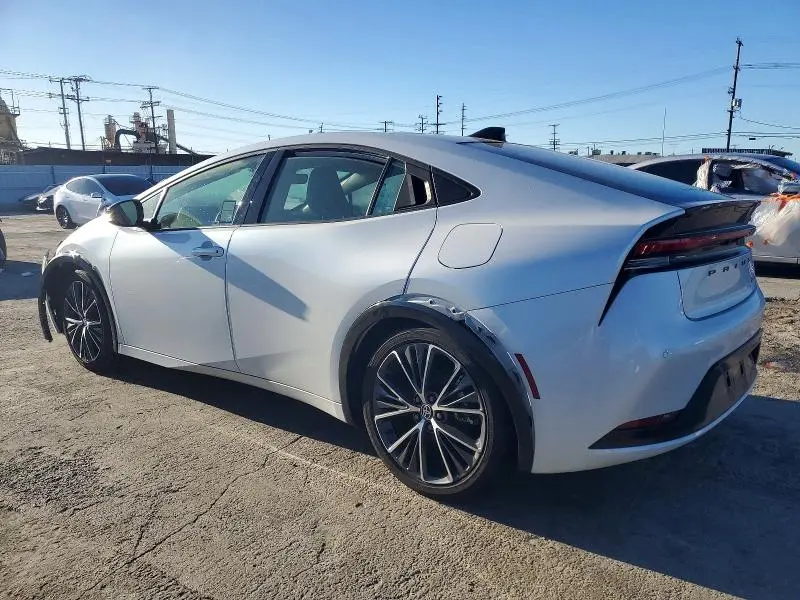 2024 TOYOTA PRIUS LE  