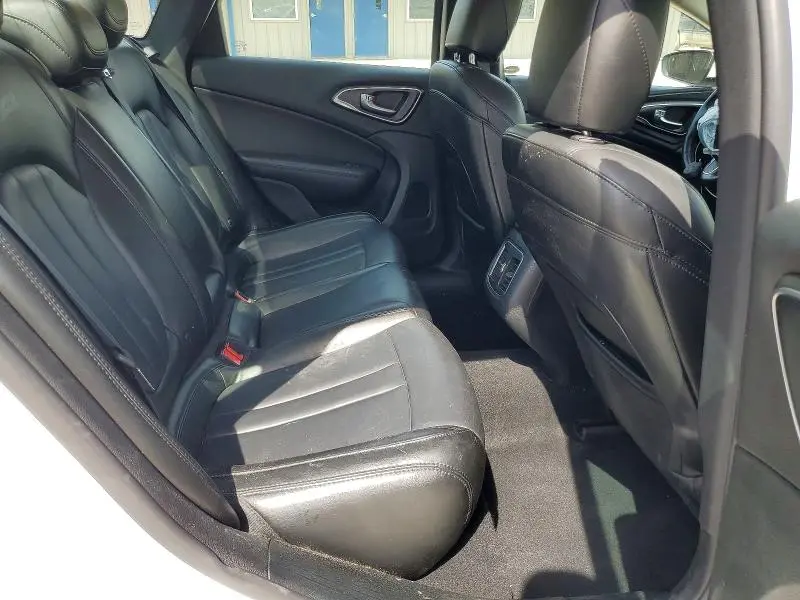 2017 CHRYSLER 200 LIMITED  