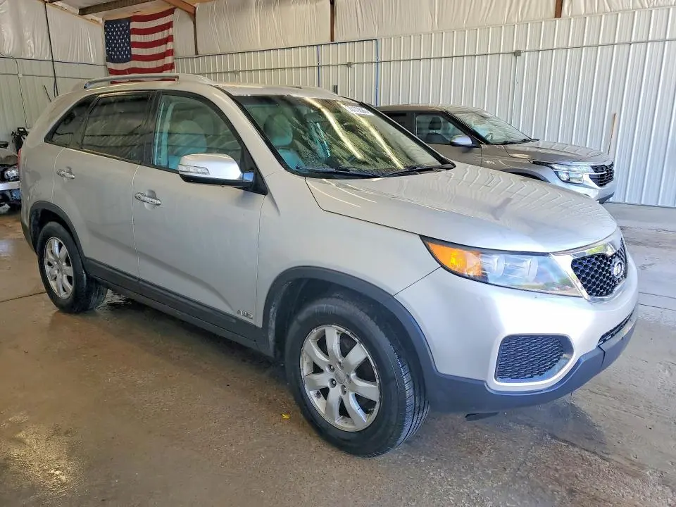 2013 KIA SORENTO LX  