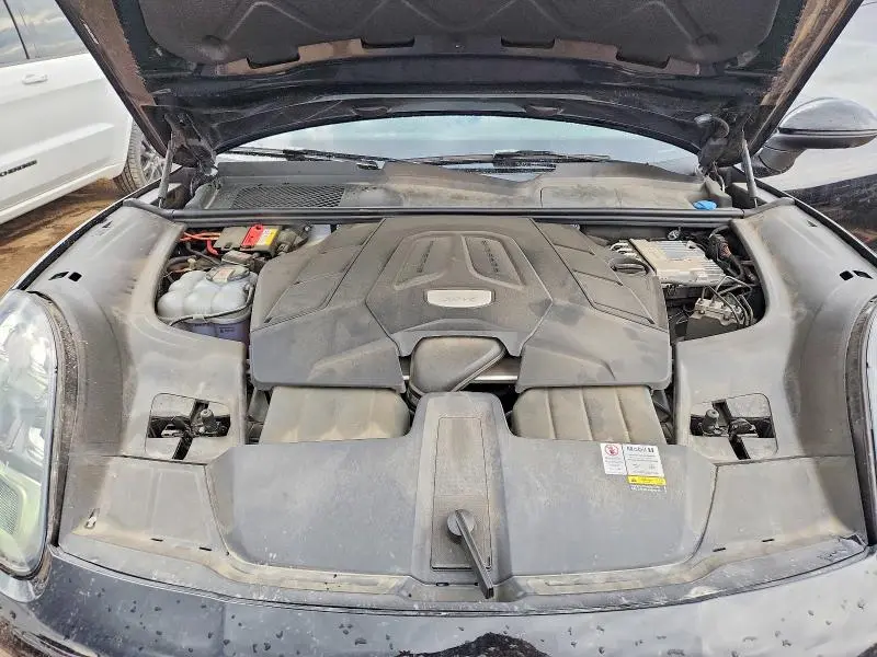 2021 PORSCHE CAYENNE   