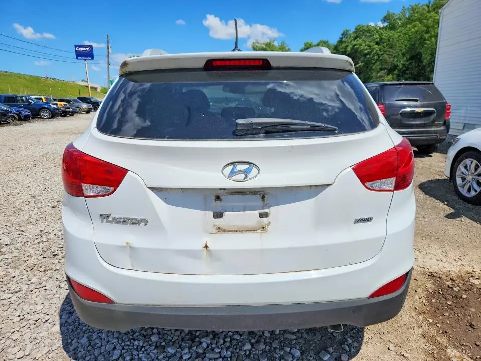 2014 HYUNDAI TUCSON SE  
