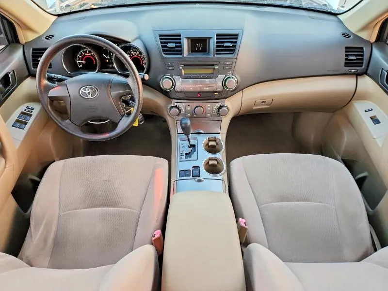 2010 TOYOTA HIGHLANDER BASE  