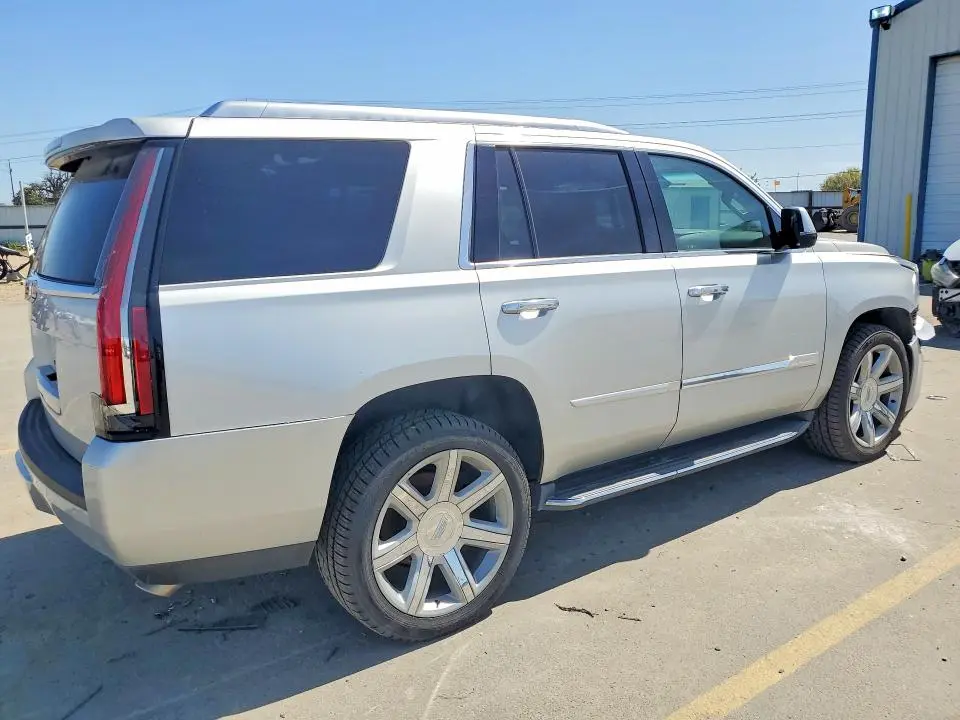 2016 CADILLAC ESCALADE LUXURY  