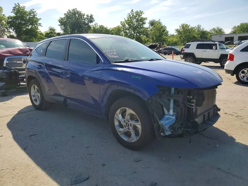2022 HYUNDAI TUCSON SE  