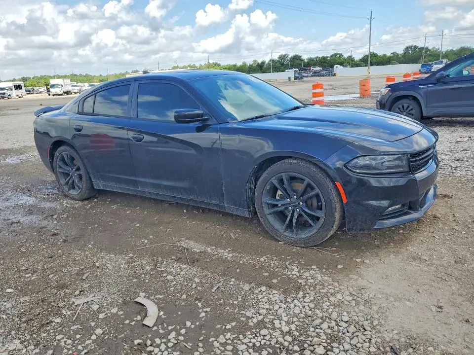 2016 DODGE CHARGER SXT  