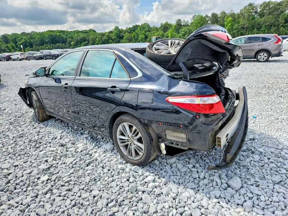 2015 TOYOTA CAMRY SE  