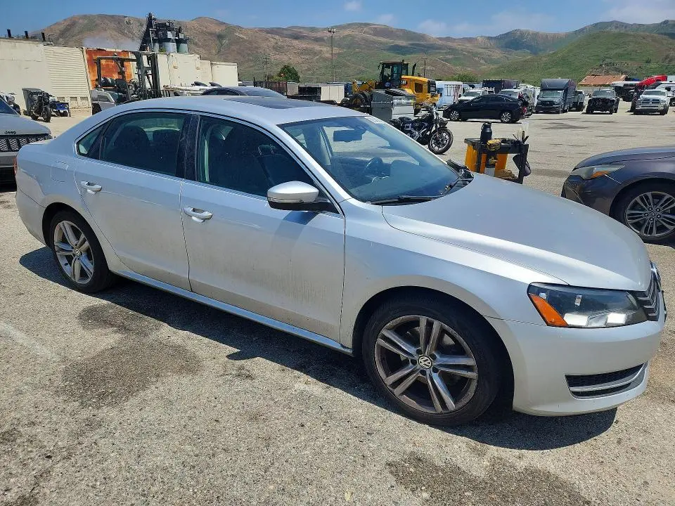 2014 VOLKSWAGEN PASSAT SE  