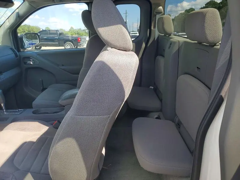2017 NISSAN FRONTIER S  