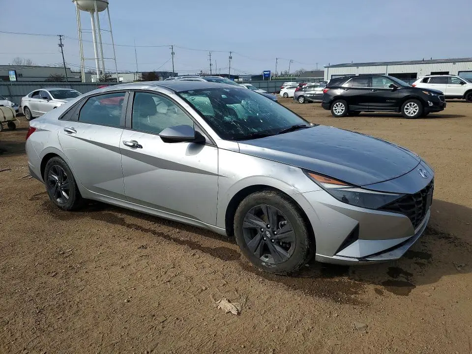 2021 HYUNDAI ELANTRA SEL  