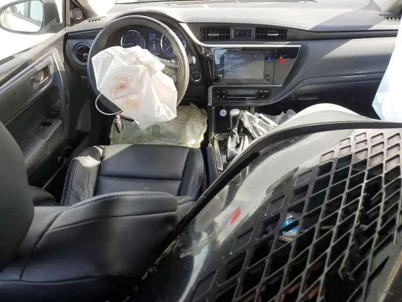 2018 TOYOTA COROLLA XSE  