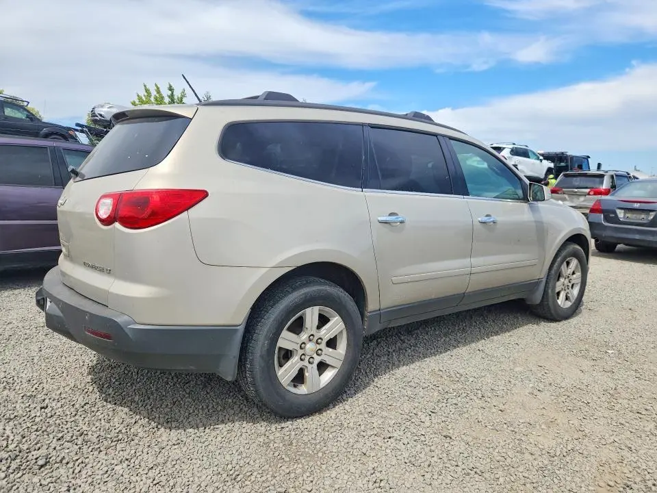 2011 CHEVROLET TRAVERSE LT  