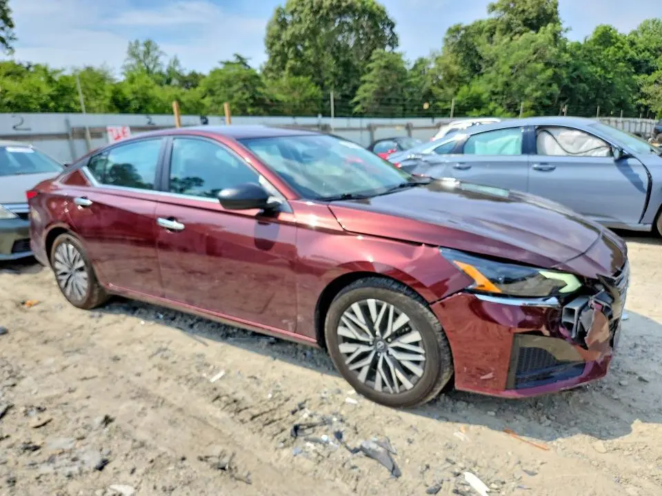 2024 NISSAN ALTIMA SV  