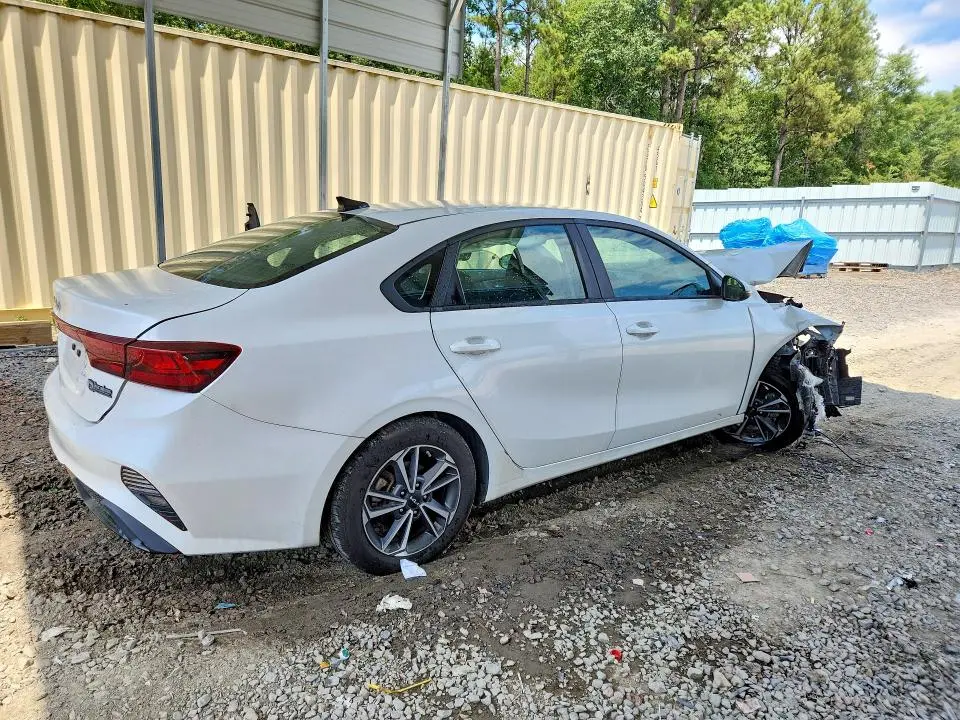 2022 KIA FORTE LXS  