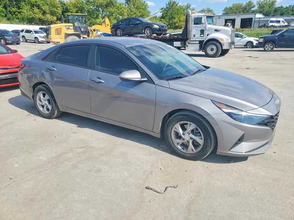 2021 HYUNDAI ELANTRA SE  