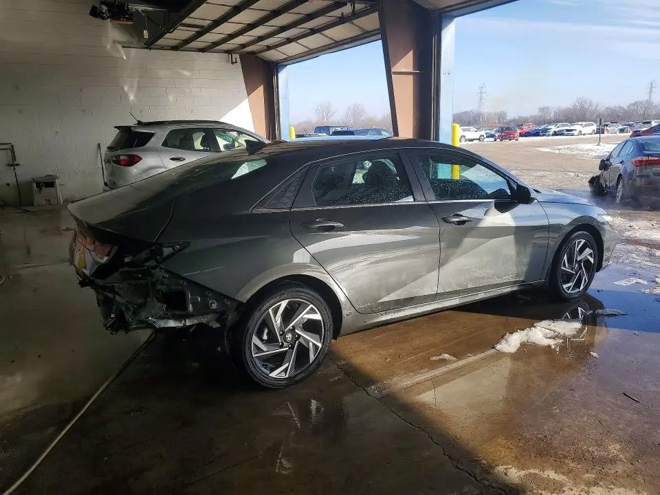 2025 HYUNDAI ELANTRA LIMITED  