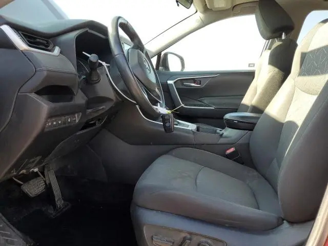 2021 TOYOTA RAV4 XLE  