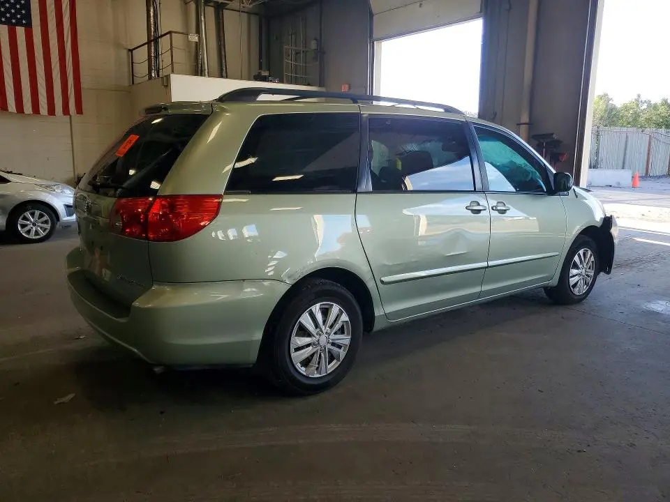 2010 TOYOTA SIENNA LE 7-PASSENGER  