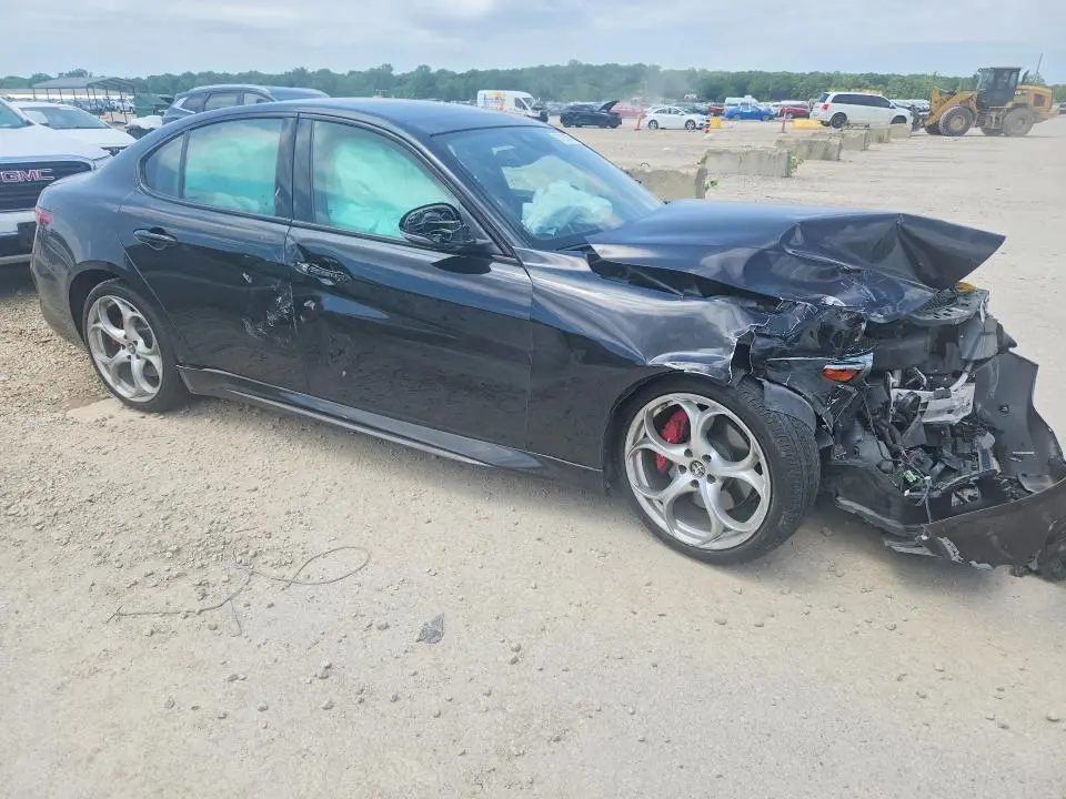 2021 ALFA ROMEO GIULIA TI  