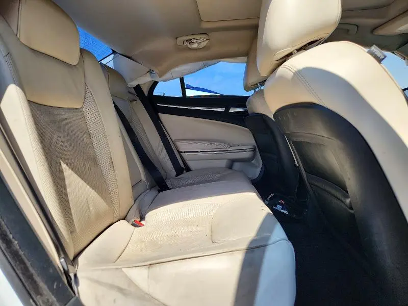 2016 CHRYSLER 300C   