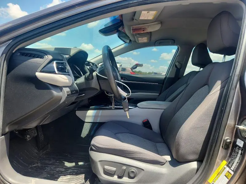 2018 TOYOTA CAMRY LE  
