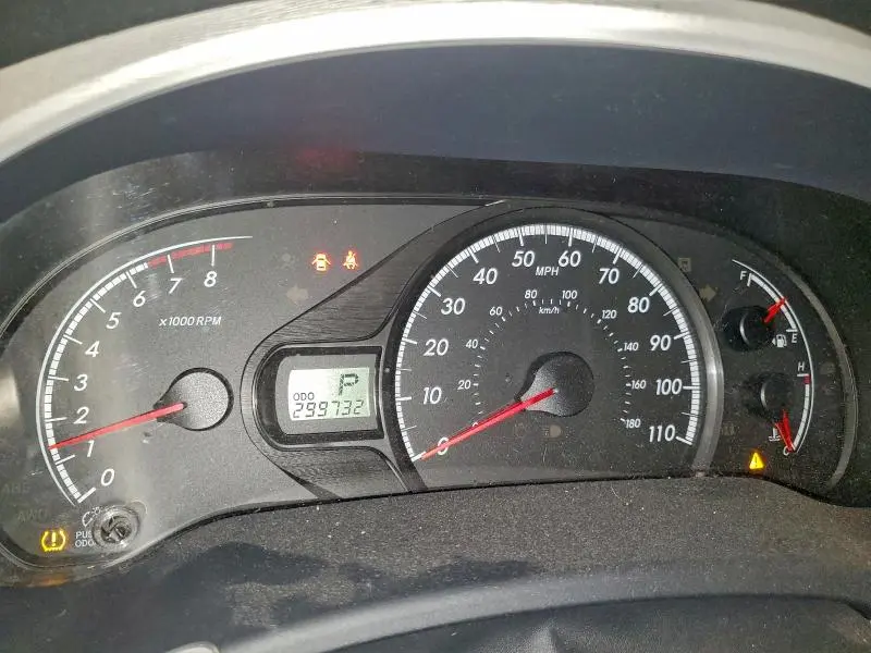 2011 TOYOTA SIENNA LE  