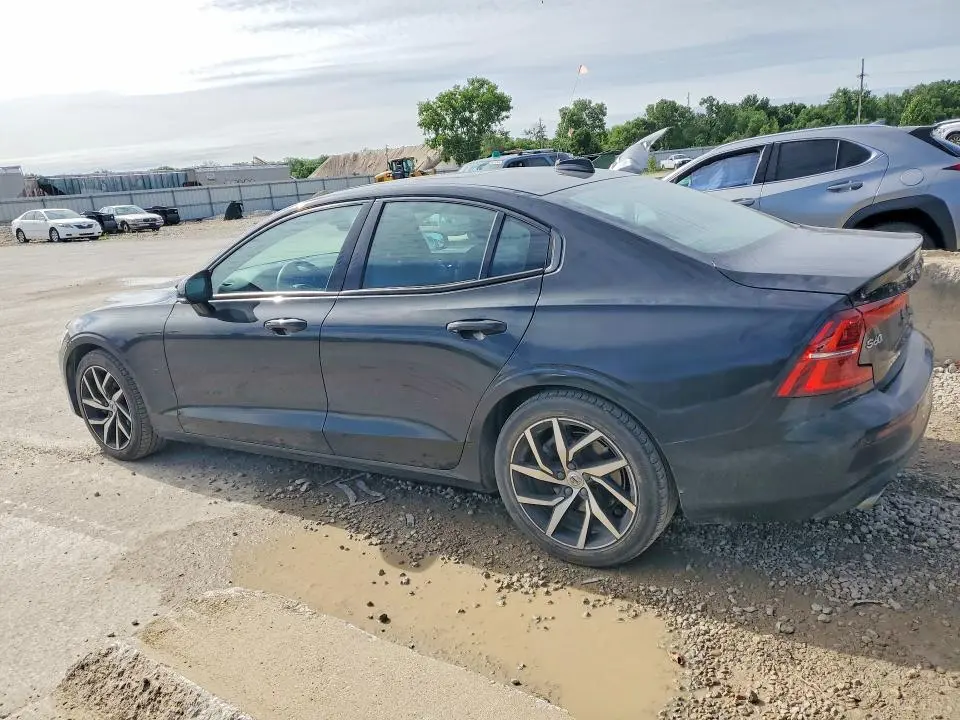 2020 VOLVO S60 T5 MOMENTUM  