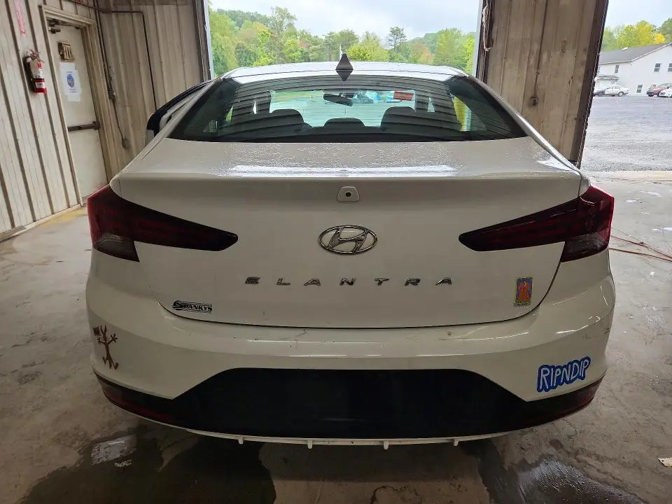 2020 HYUNDAI ELANTRA SEL  