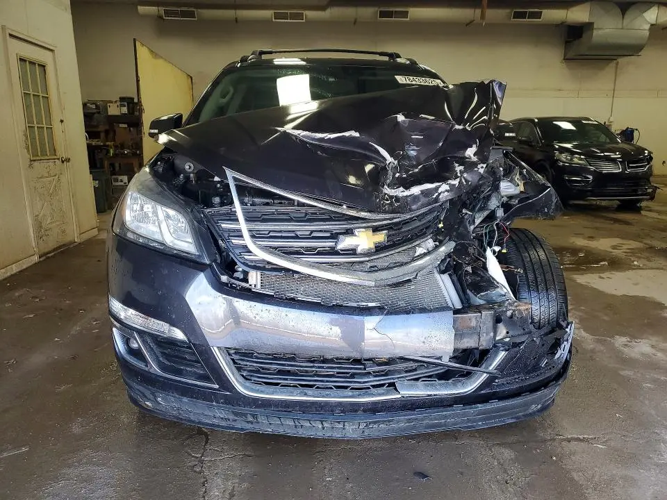 2017 CHEVROLET TRAVERSE LT  