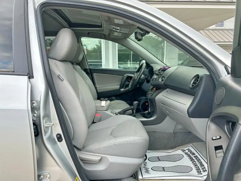 2010 TOYOTA RAV4 LIMITED  