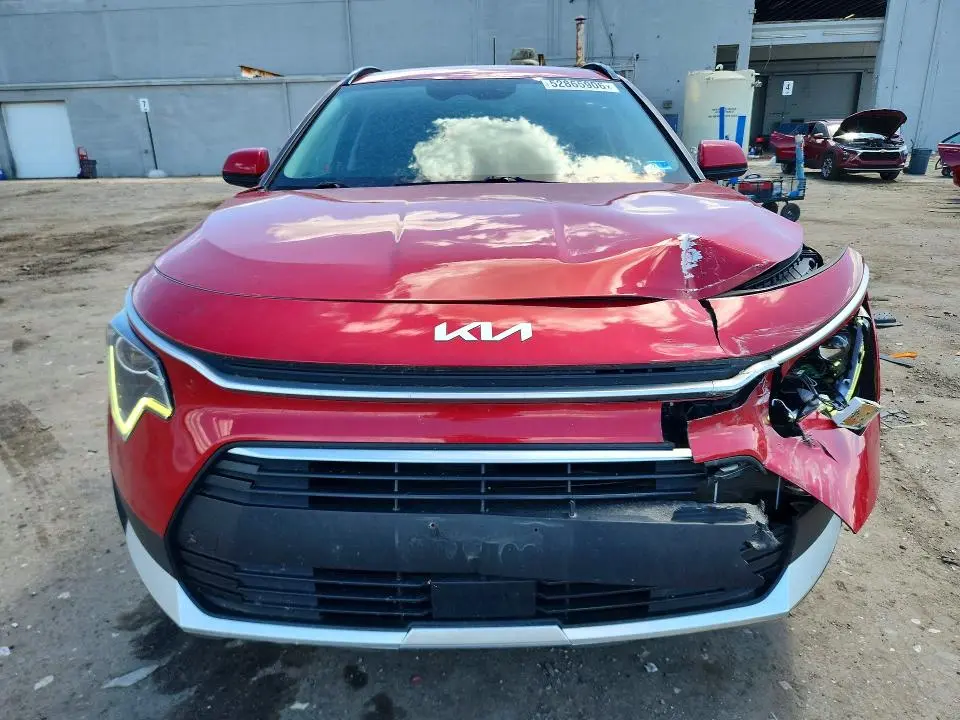 2023 KIA NIRO EX  