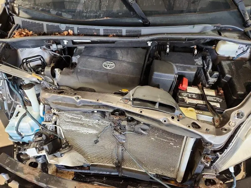 2012 TOYOTA SIENNA LE  