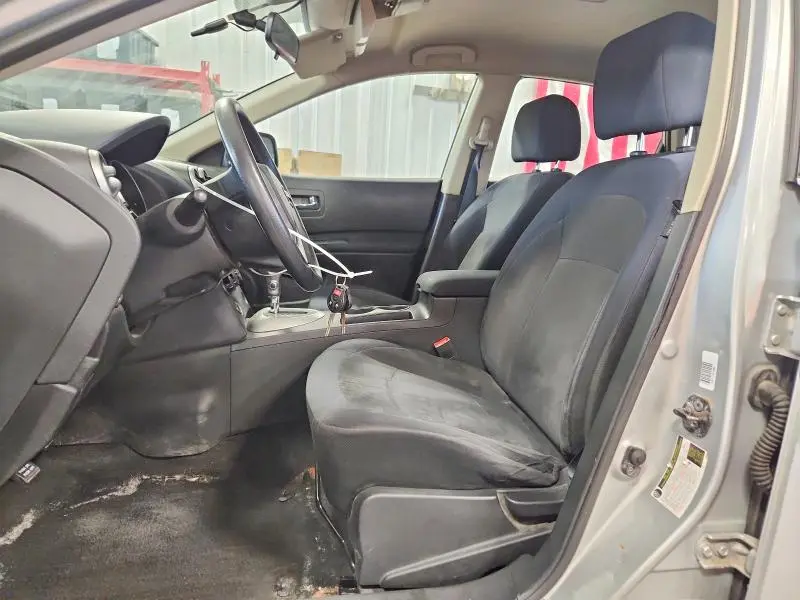 2010 NISSAN ROGUE S  