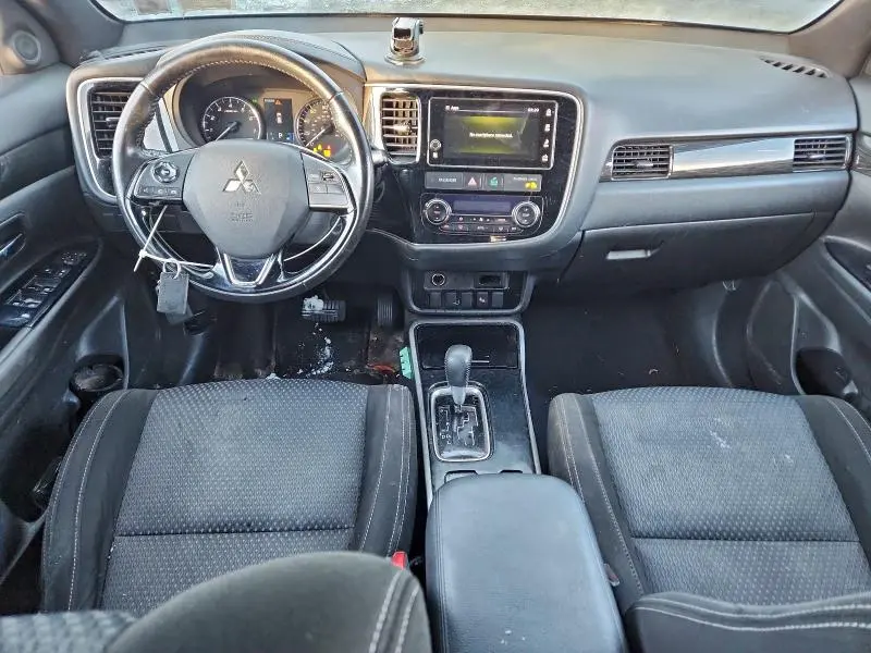 2018 MITSUBISHI OUTLANDER SE  