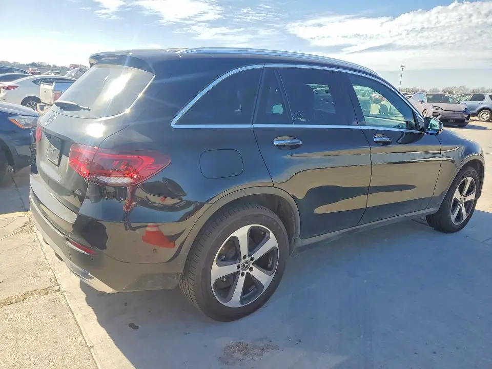 2021 MERCEDES-BENZ GLC 300  