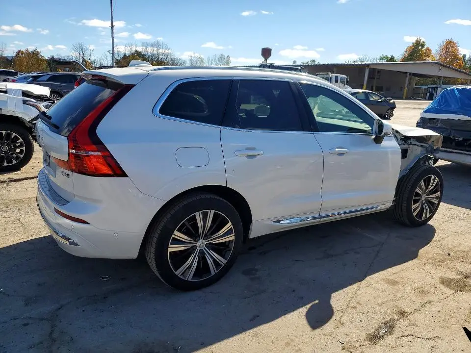 2023 VOLVO XC60 PLUS  