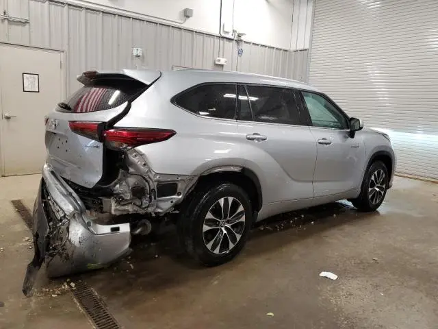 2021 TOYOTA HIGHLANDER HYBRID XLE  